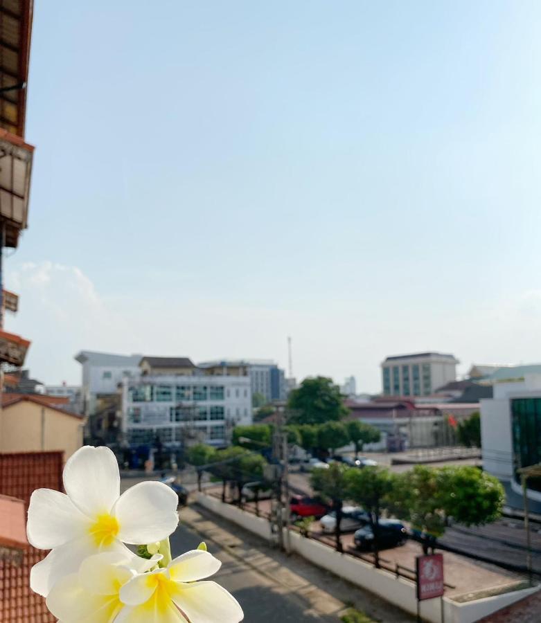 Ali Local Home Виентиане Екстериор снимка